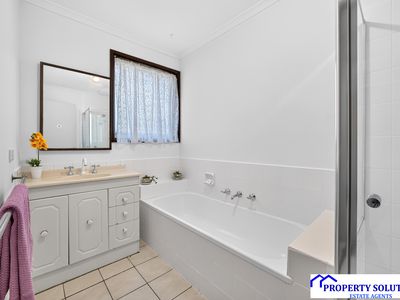 6 Glenview Crescent, Frankston