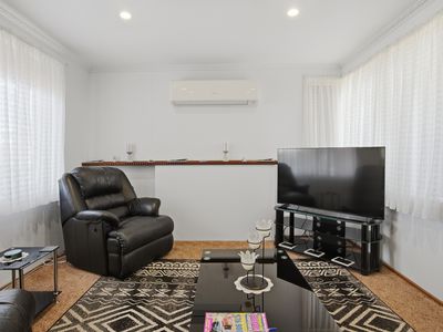 10 Archer Crescent, George Town