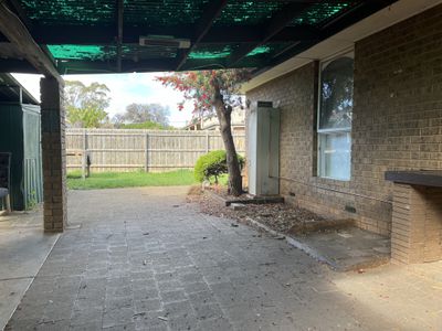 8 Westminster Drive, Werribee