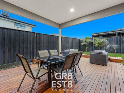 6 Glasson way, Cranbourne West
