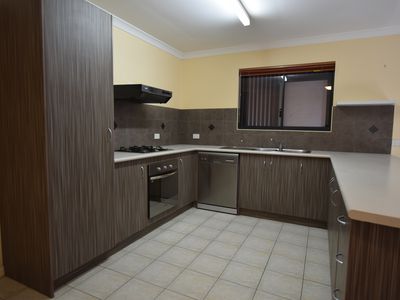 12 / 4 Reynolds Place, South Hedland