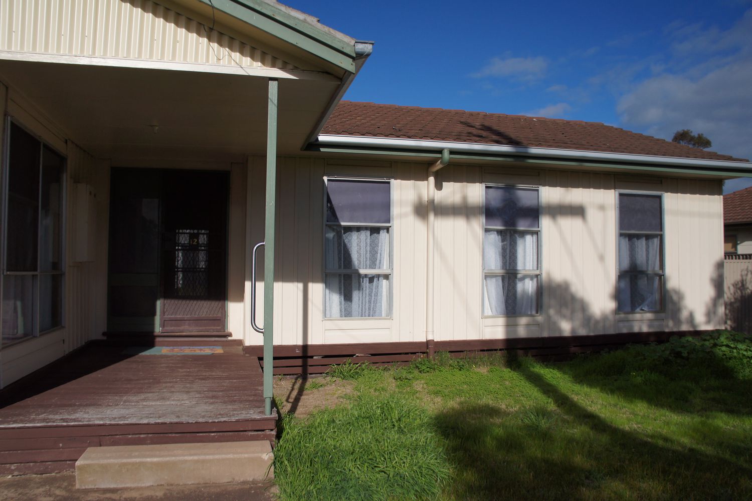 12 Shirley Street, Horsham
