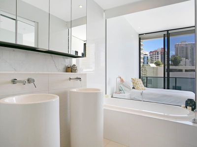 20404 / 21 Elizabeth Avenue, Broadbeach