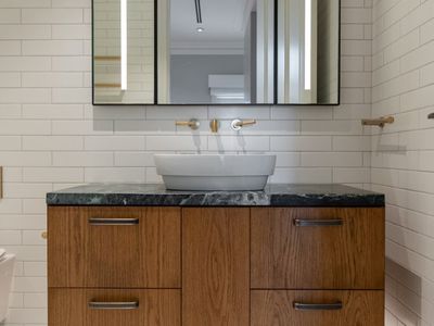 1 / 147 Darling Point Road, Darling Point