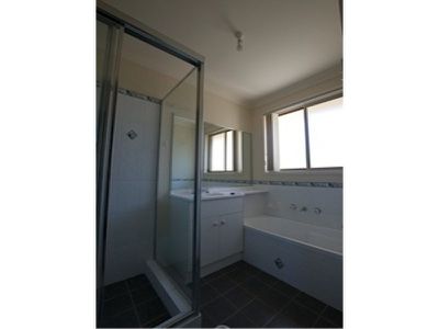 2 / 3 Lovell Prd, Shortland