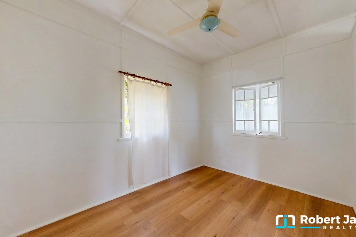 12 Orchard Avenue, Boreen Point
