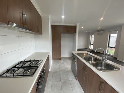 15 / 595 Tarneit Road, Hoppers Crossing