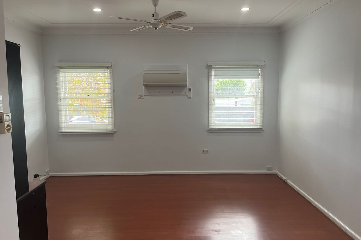 74 Kareena Road, Miranda