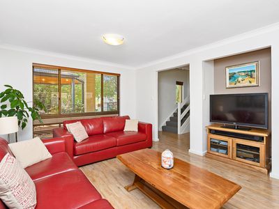 11 Earlston Way, Booragoon