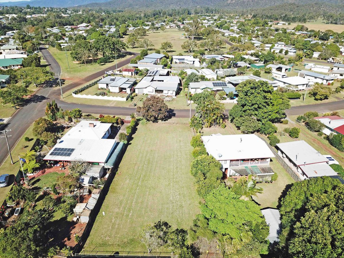 4 Canopus Circuit, Atherton