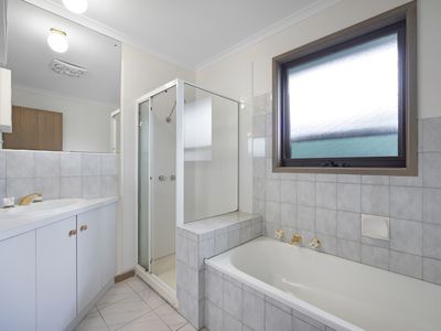 4 / 183 Shaws Road, Werribee