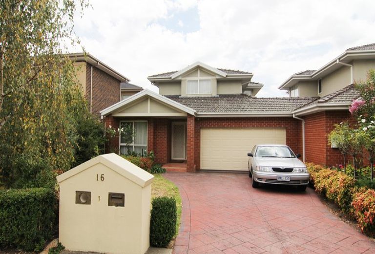 1 / 15 Charlotte Street, Glen Waverley