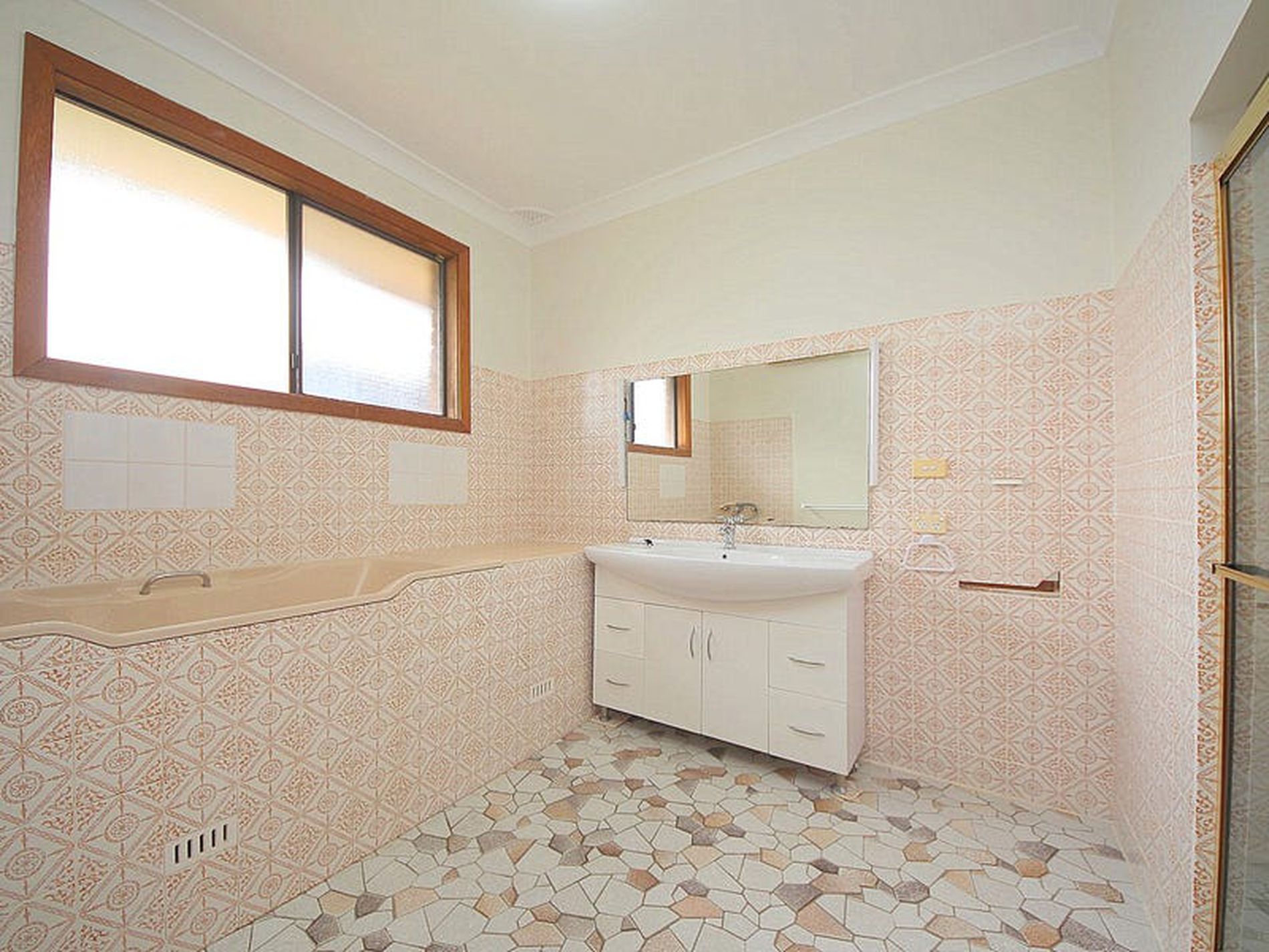 61 Lucas Avenue, Moorebank