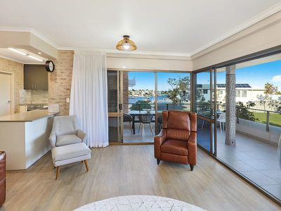 4 / 19 Carinya Street, Mooloolaba