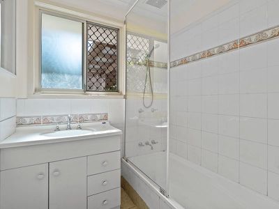 42 Woodlands Drive, Rochedale South
