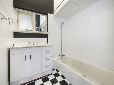 33 Robert Street, Como