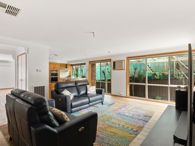 18 Priestley Crescent, Seymour