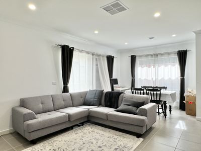 4 Yard Street, Mambourin