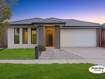 32 Chromite Circuit, Weir Views