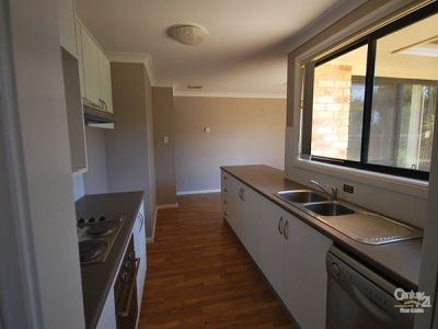 6 Cardiff Arms Avenue, Dubbo