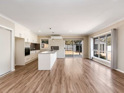 2 / 21 Scullys Lane, Heathcote