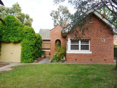 833 St James Crescent, Albury