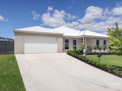 15 BAKER STREET, Tangambalanga
