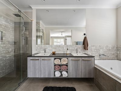 5 Stockfield Avenue, Clyde