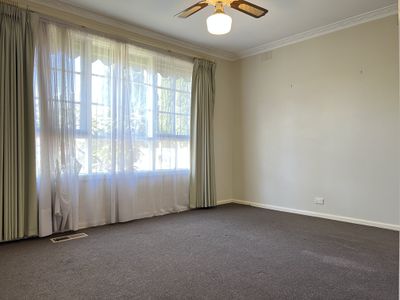 11 Walton Heath Crescent, Mount Waverley