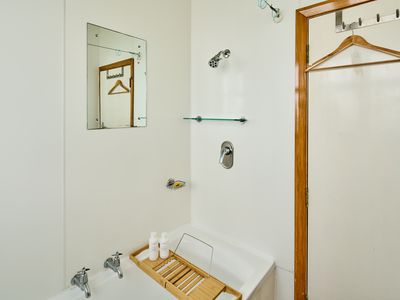 10 Carleton Terrace, Tawa