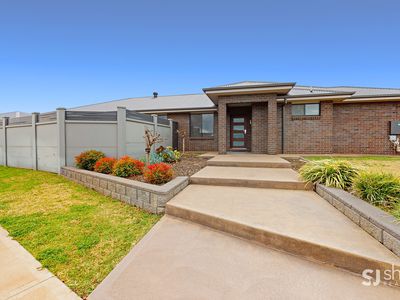 40 Magnolia Boulevard, Dubbo