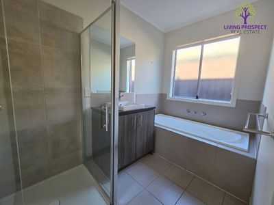 12 Atkinson Close, Point Cook