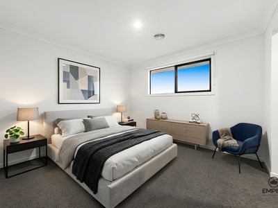 7 Crescendo Boulevard, Clyde