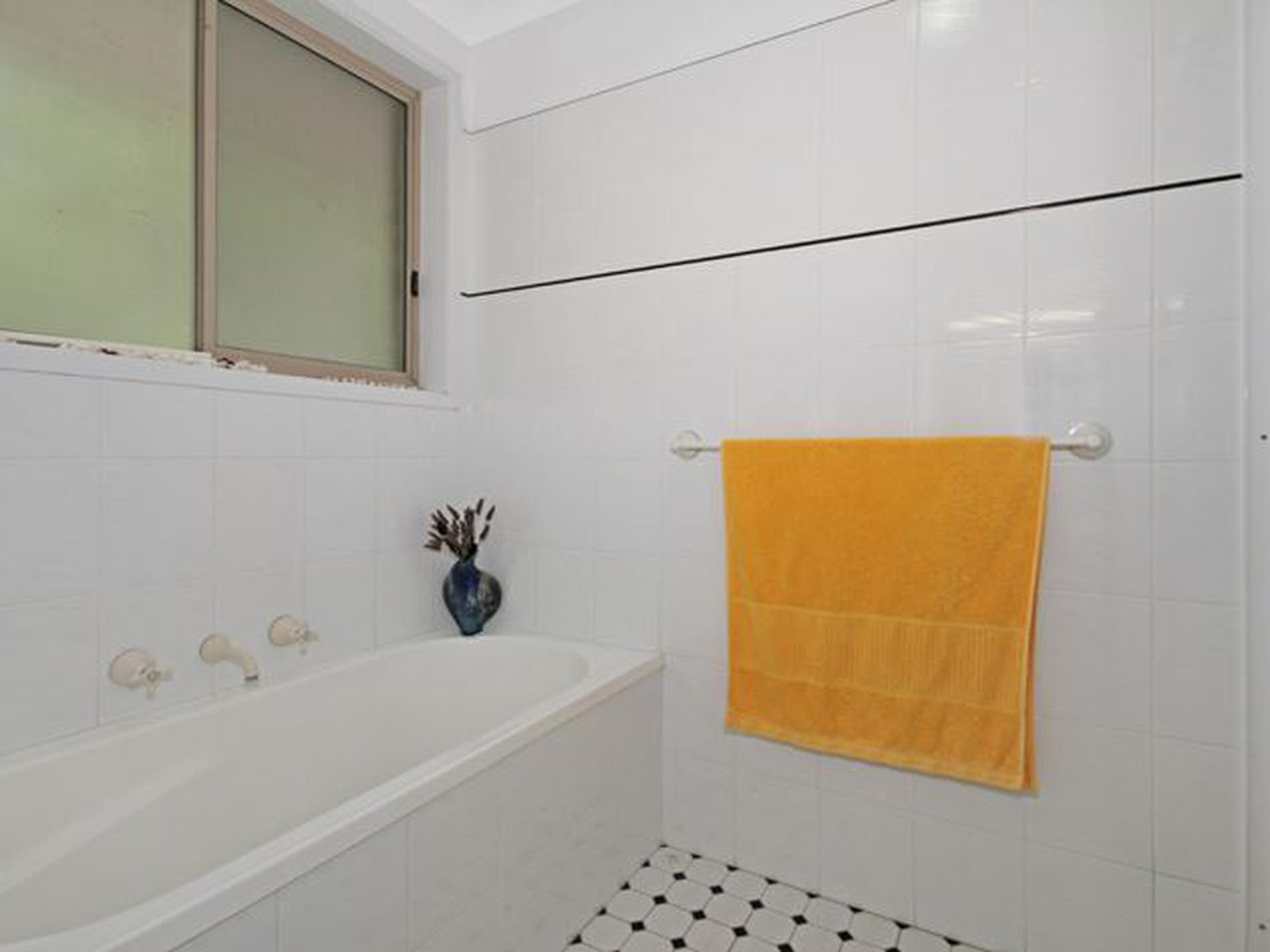 2 / 15 Clyde Street, Mollymook Beach