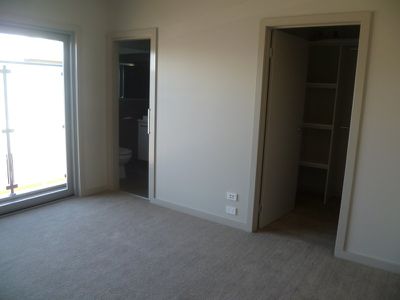 2 / 252 Pakington Street, Geelong West