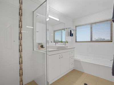 8 Clutha Street, Westlake