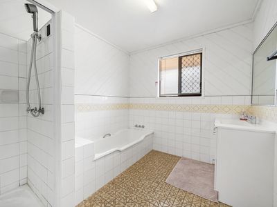 14 Maree Court, Centenary Heights