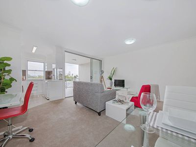 2/54 Yamboyna Street, Manly
