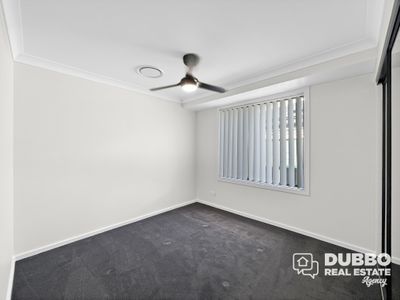 52A Dunheved Circle, Dubbo