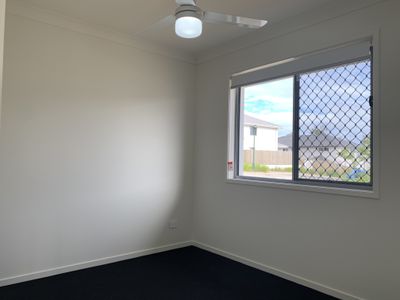 1 / 2 Herald Close, Kallangur