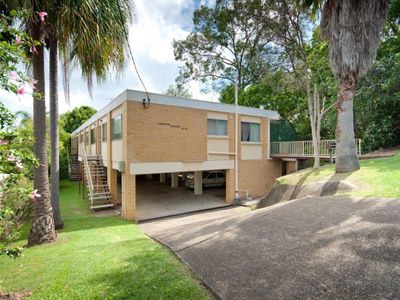 1 / 11 Greenlaw Street, Indooroopilly