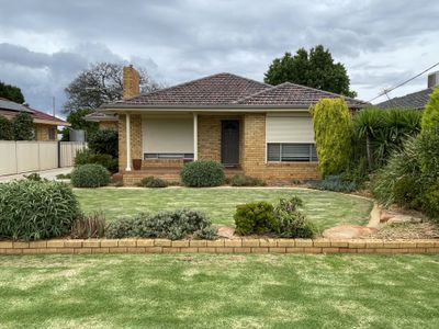 37 Probert Avenue, Griffith