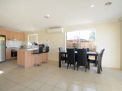 10 Cranbrook Circuit, Officer