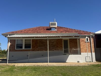 28 PARRY STREET, West Tamworth