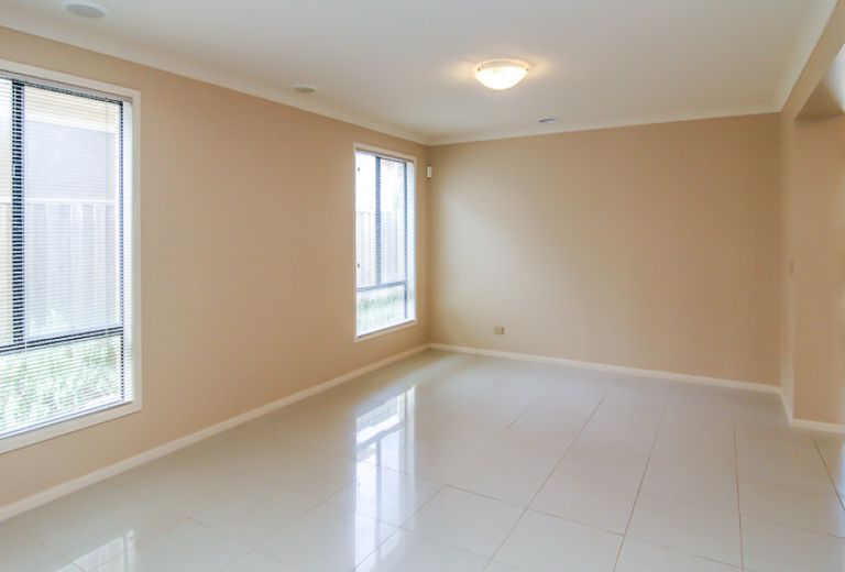 7 Waterstone Cove, Sanctuary Lakes