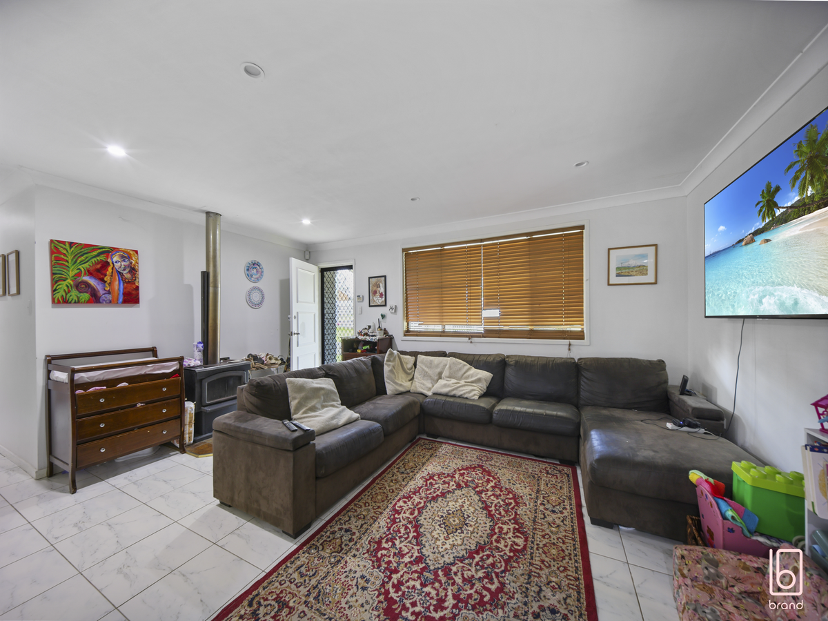 6 White Swan Avenue, Blue Haven