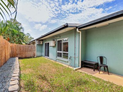 2 / 3 Priore Court, Moulden