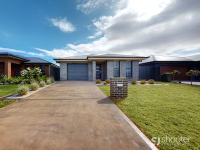 21 Waterway Crescent , Dubbo