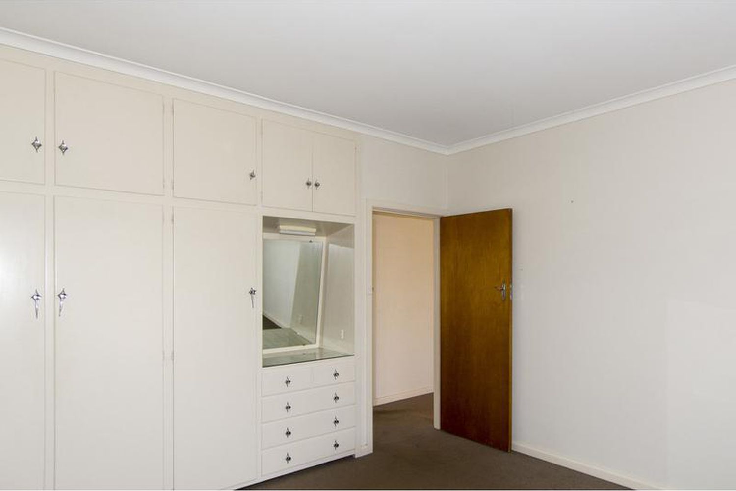 84 Edith Street, Horsham