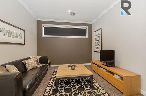 12 Montenegro Road, Greenvale